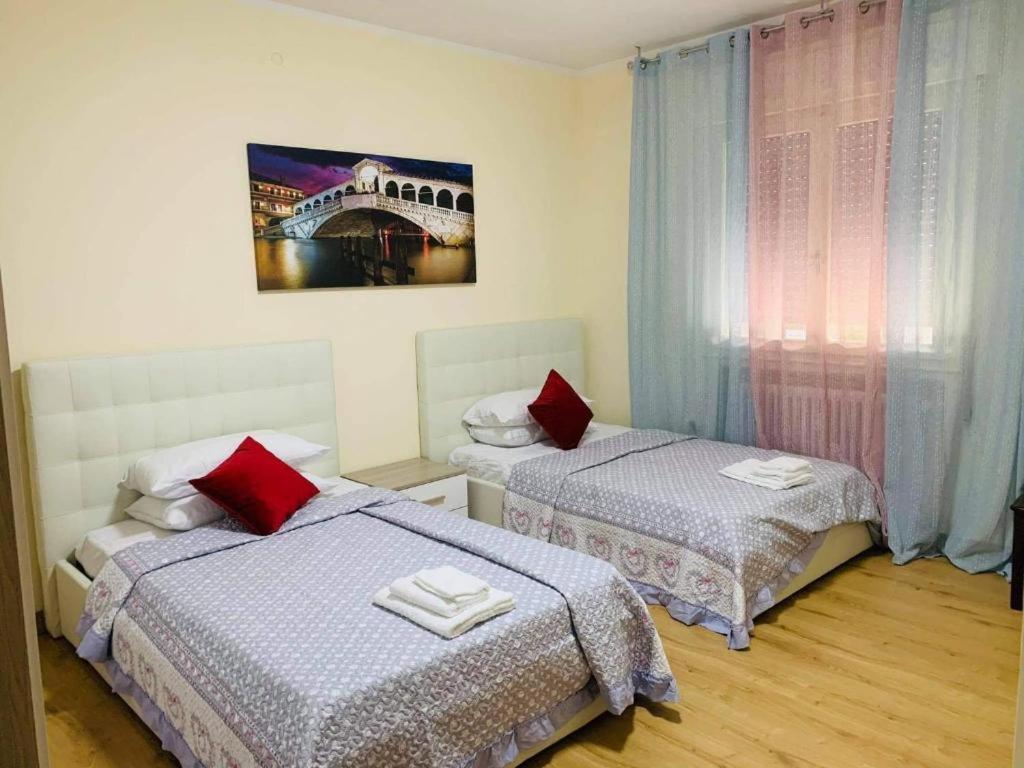 The Caponi Bros Bed & Breakfast Местре Екстериор снимка