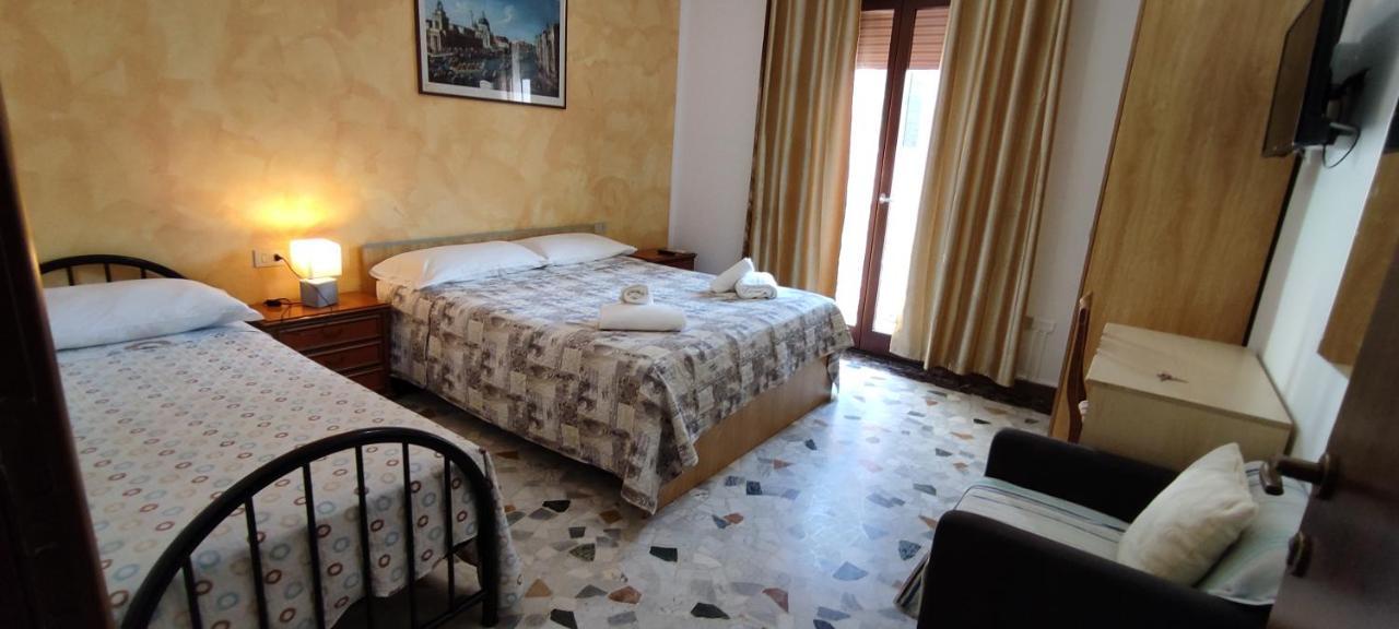 The Caponi Bros Bed & Breakfast Местре Екстериор снимка