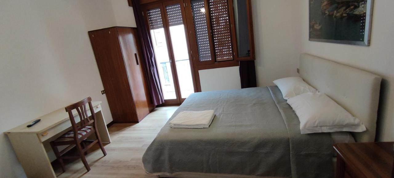 The Caponi Bros Bed & Breakfast Местре Екстериор снимка