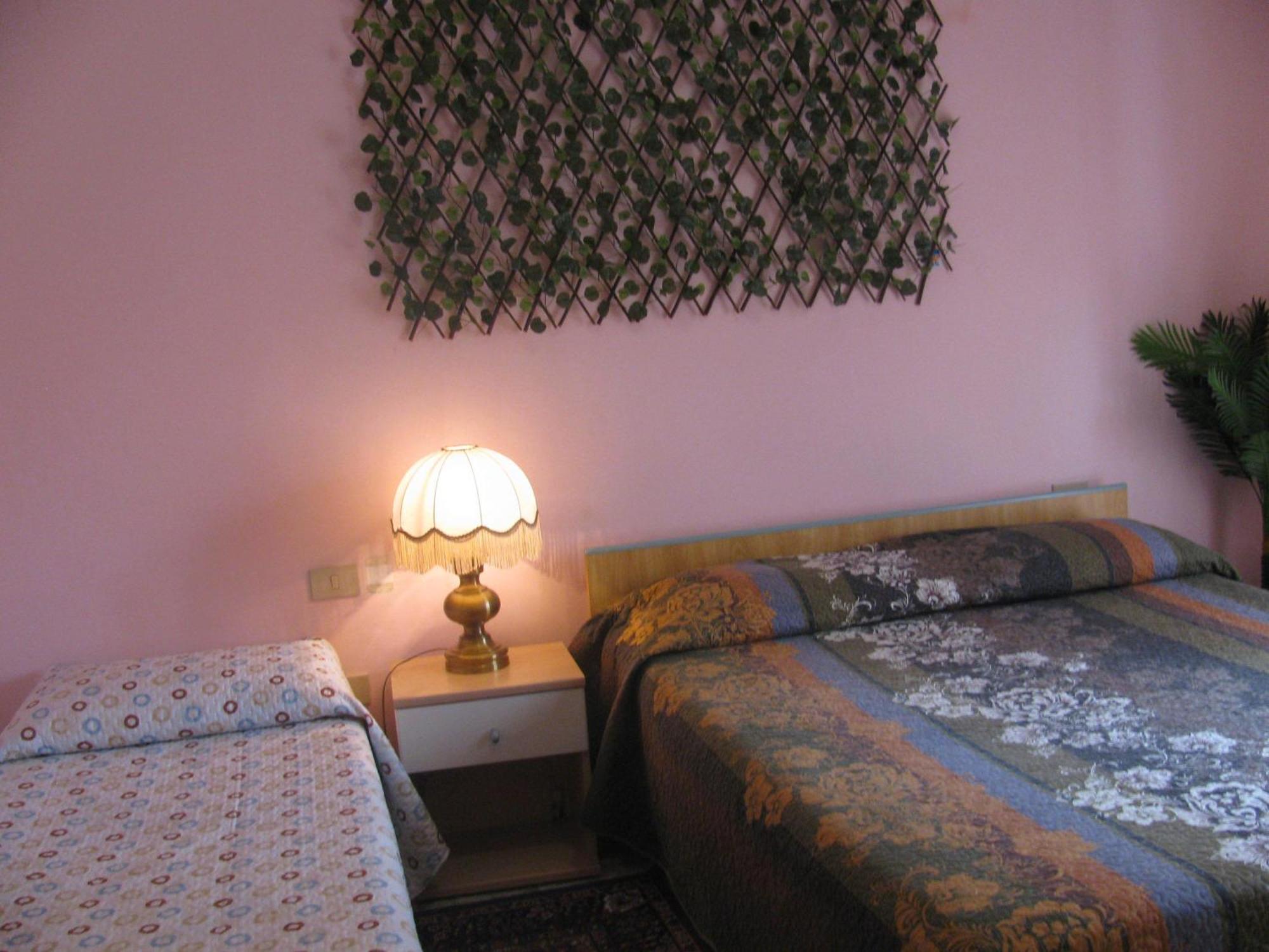 The Caponi Bros Bed & Breakfast Местре Стая снимка