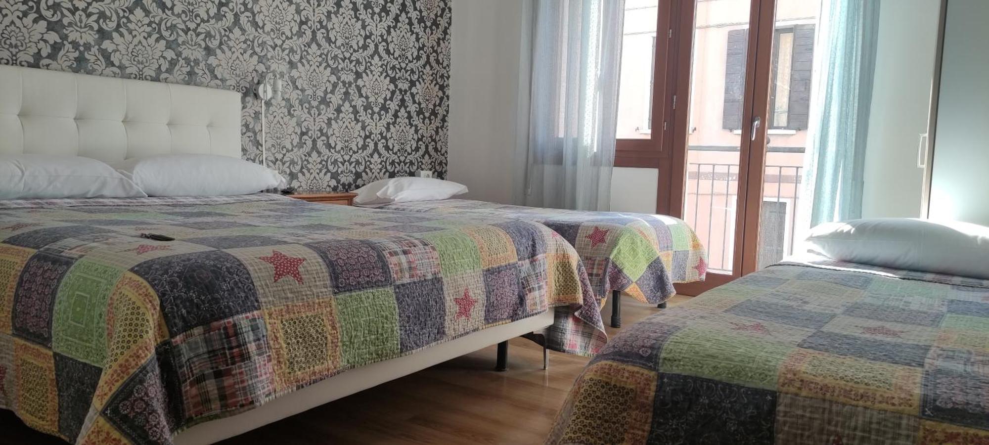 The Caponi Bros Bed & Breakfast Местре Екстериор снимка