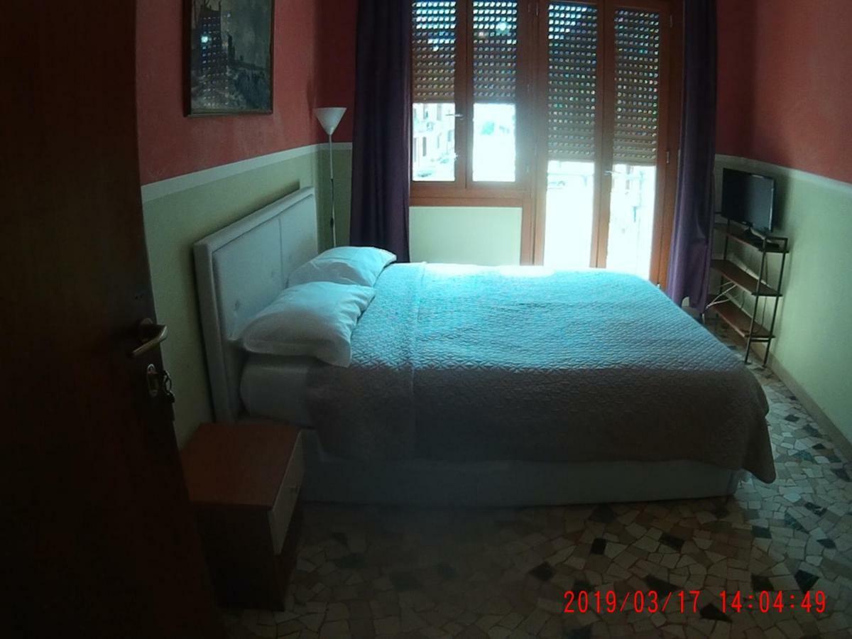 The Caponi Bros Bed & Breakfast Местре Екстериор снимка