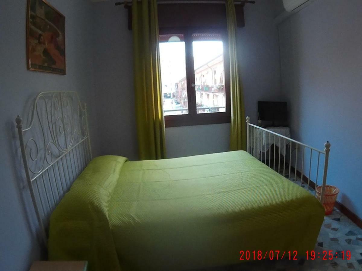 The Caponi Bros Bed & Breakfast Местре Екстериор снимка